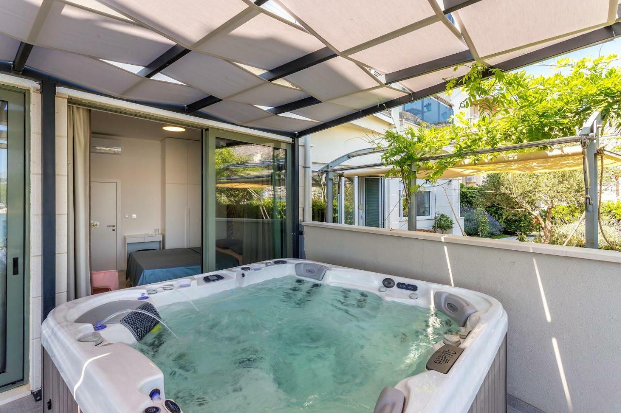 Luxury Apartment With Hot Tub Omiš Dış mekan fotoğraf