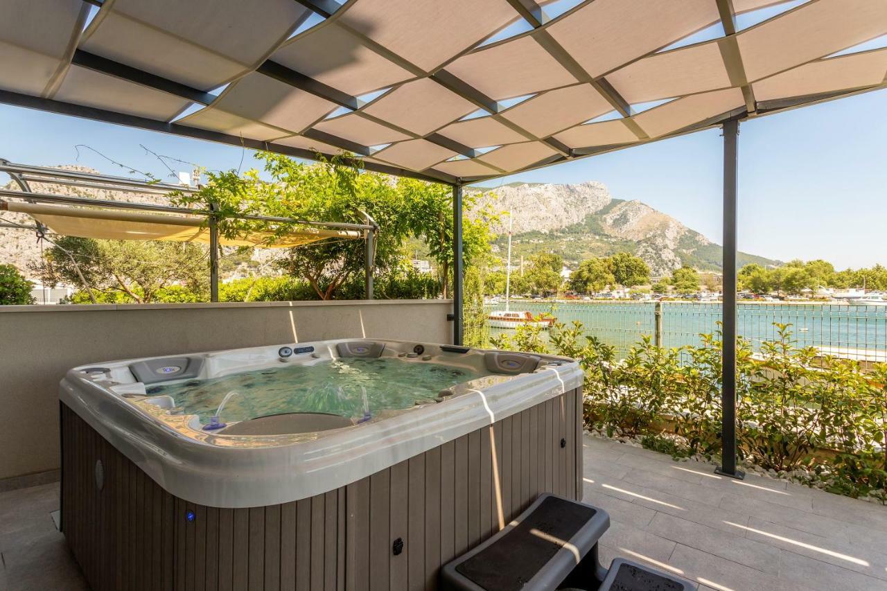 Luxury Apartment With Hot Tub Omiš Dış mekan fotoğraf