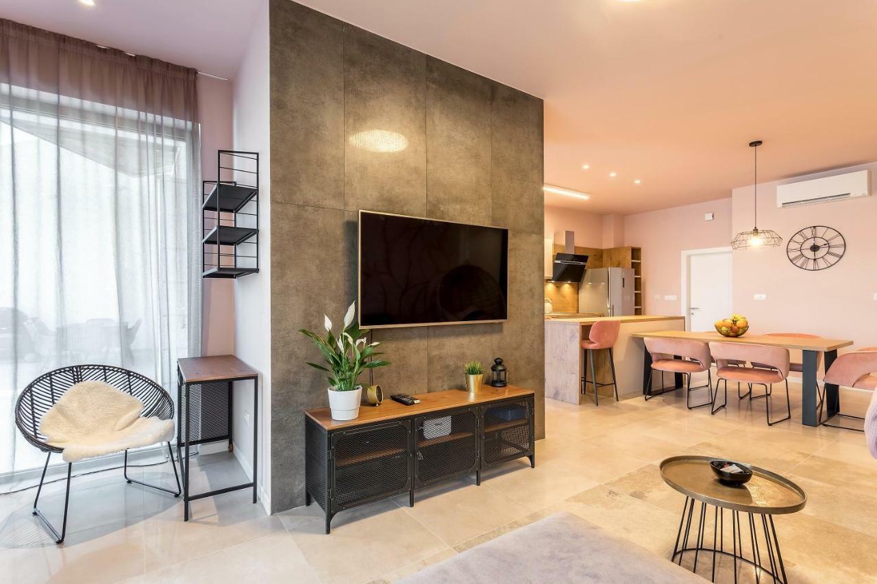 Luxury Apartment With Hot Tub Omiš Dış mekan fotoğraf