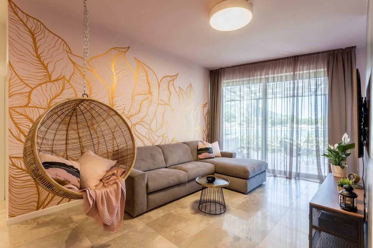 Luxury Apartment With Hot Tub Omiš Dış mekan fotoğraf