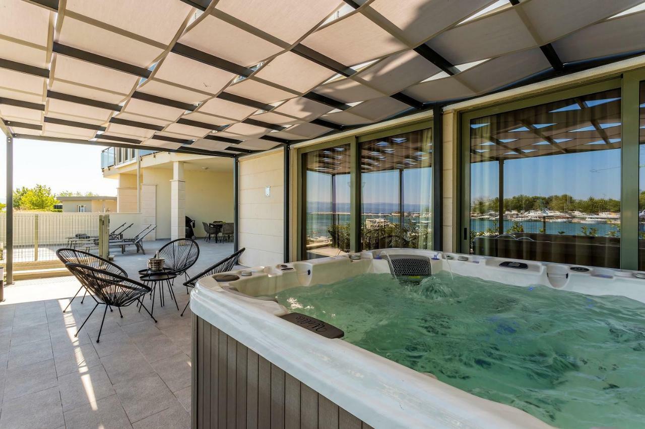 Luxury Apartment With Hot Tub Omiš Dış mekan fotoğraf