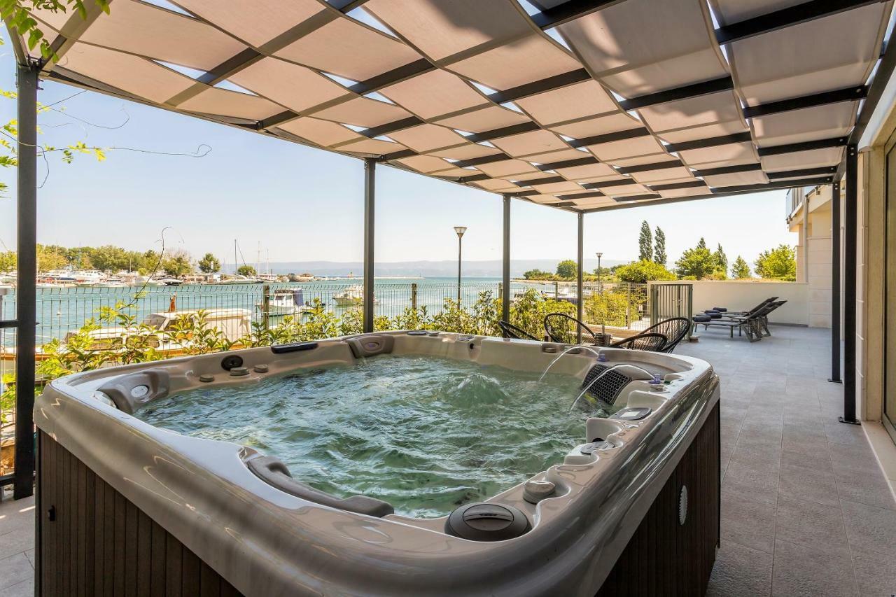 Luxury Apartment With Hot Tub Omiš Dış mekan fotoğraf