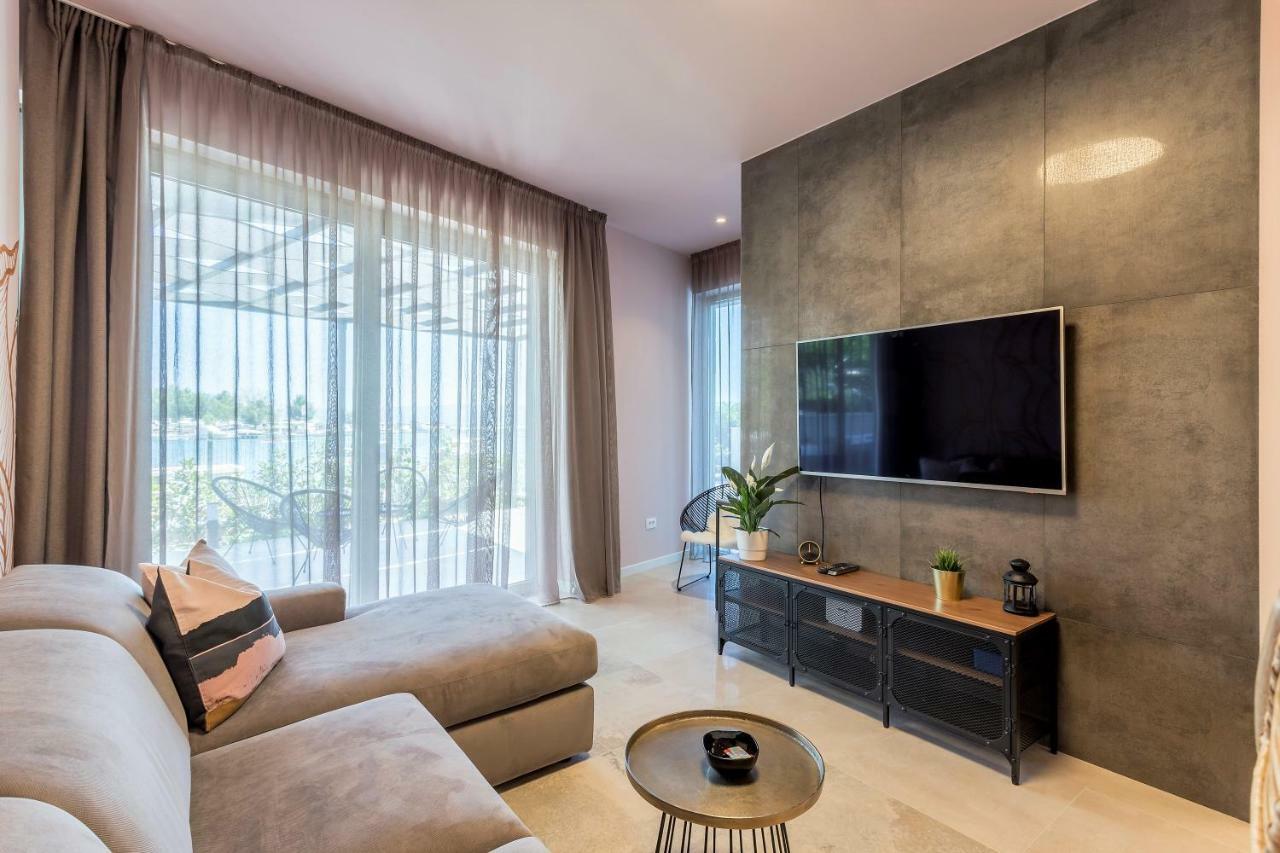Luxury Apartment With Hot Tub Omiš Dış mekan fotoğraf