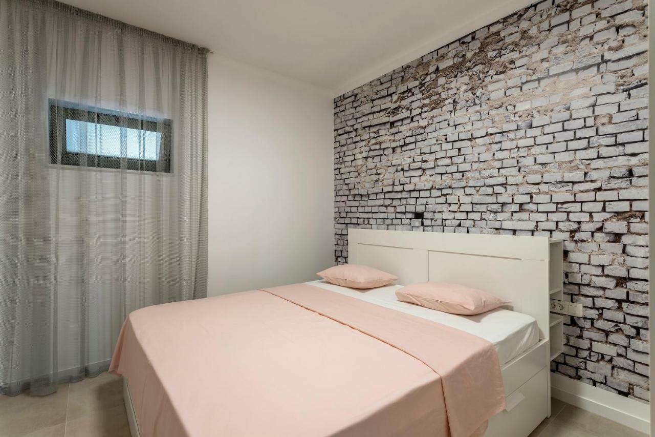 Luxury Apartment With Hot Tub Omiš Dış mekan fotoğraf